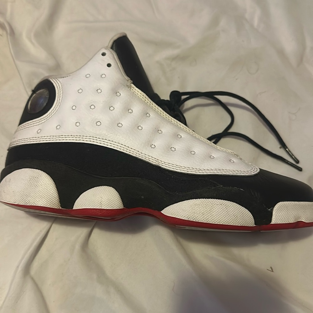 size 6.5 jordans, will be cleaned before sold used twice.